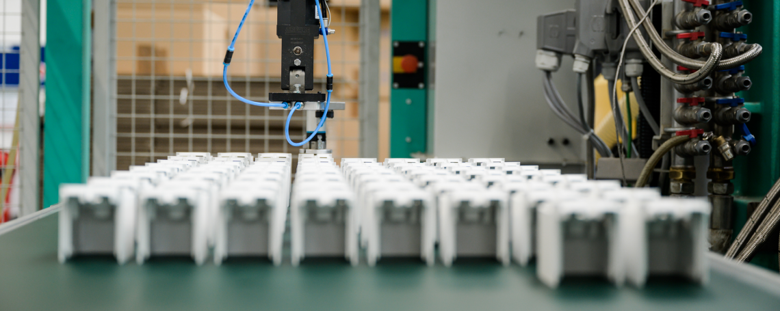 Mitarbeiter:in für Lager & Logistik (m/w/d), 1. Bild